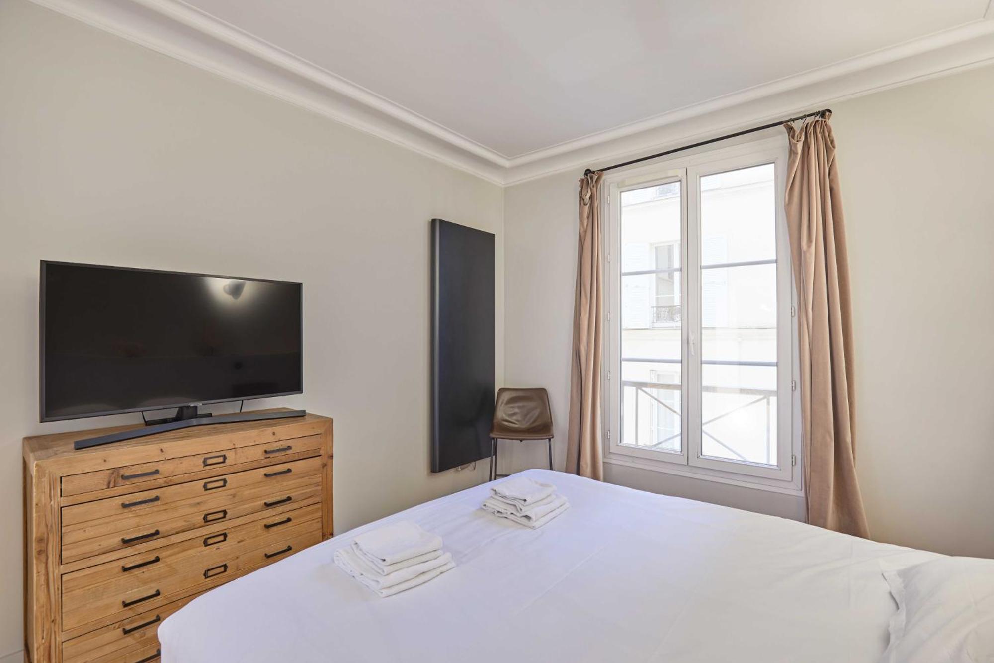 Magnificent Apartment - 3Br- 8P - Batignolles Parijs Buitenkant foto