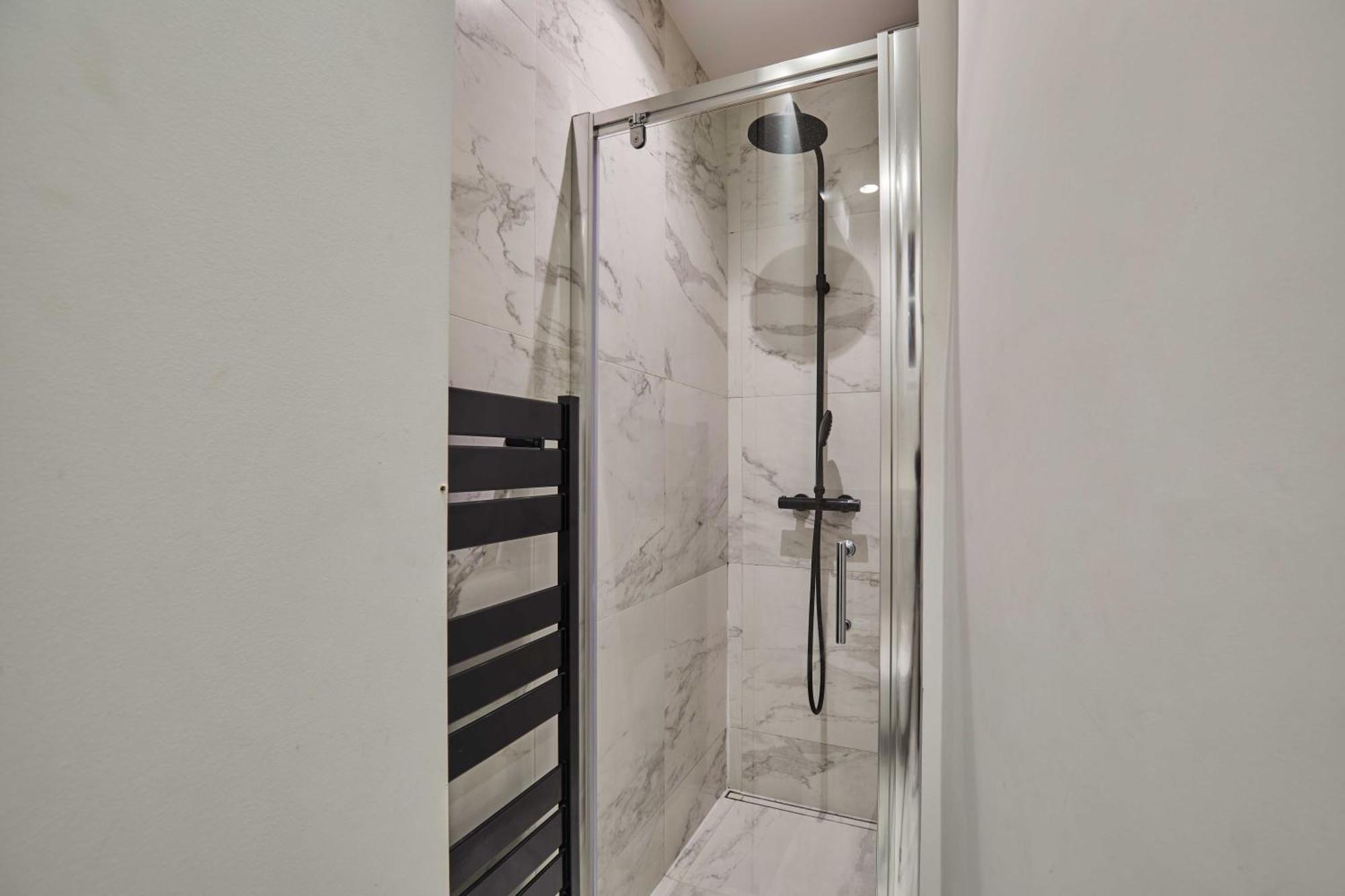 Magnificent Apartment - 3Br- 8P - Batignolles Parijs Buitenkant foto