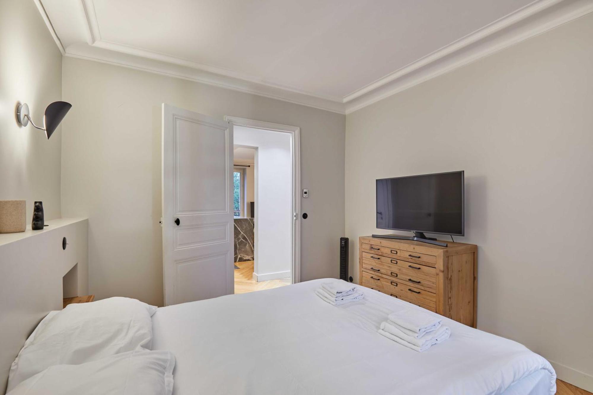 Magnificent Apartment - 3Br- 8P - Batignolles Parijs Buitenkant foto
