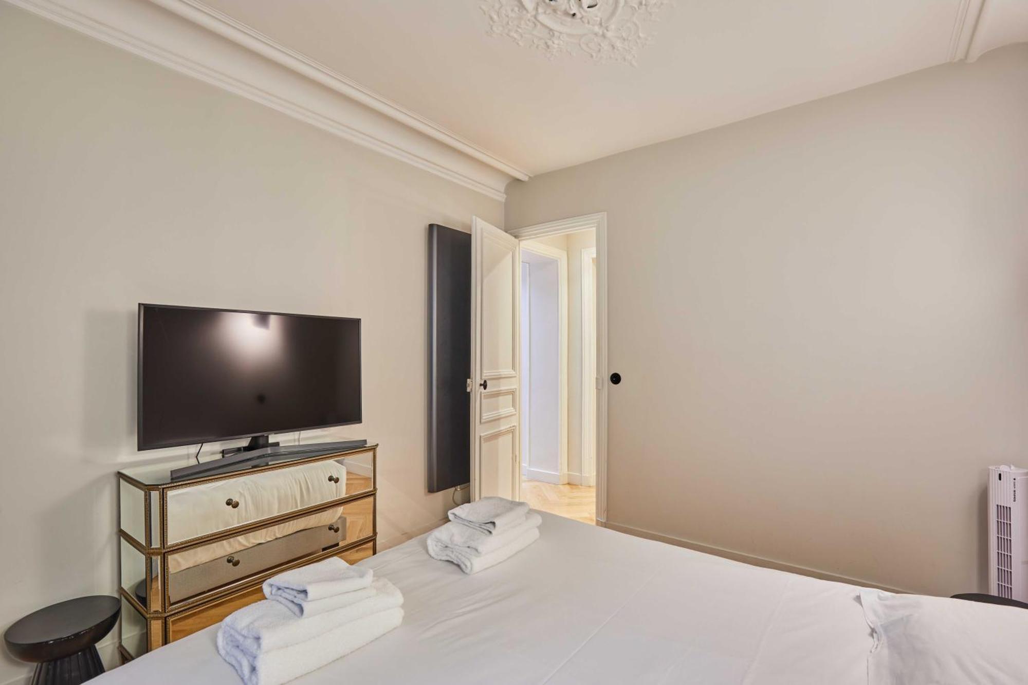 Magnificent Apartment - 3Br- 8P - Batignolles Parijs Buitenkant foto